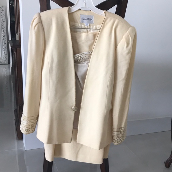 Cream with pearl details - Picture 1 of 2